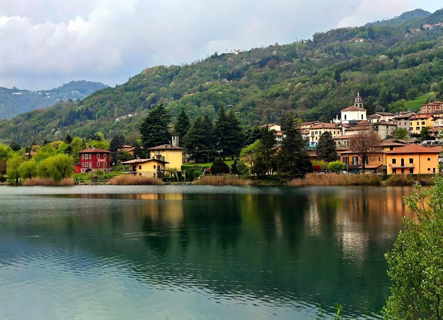 Casa Lago Lago Panoramic Apartment Ranzanico 0*,  Ιταλία